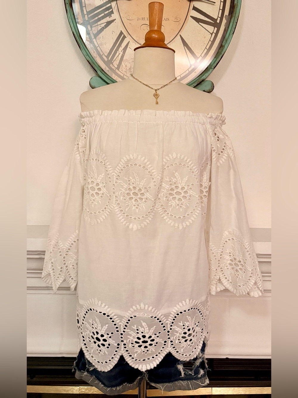 Naoo White Off-Shoulder Eyelet Lace Women's Top